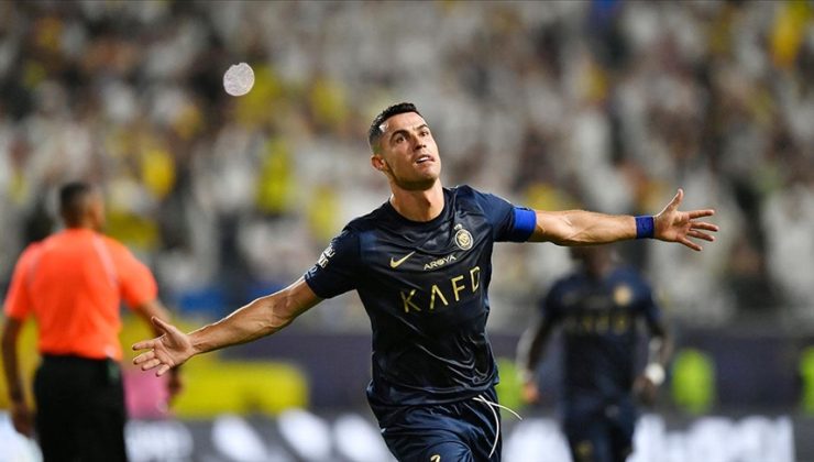 Ronaldo futbol tarihinde bir ilki başardı
