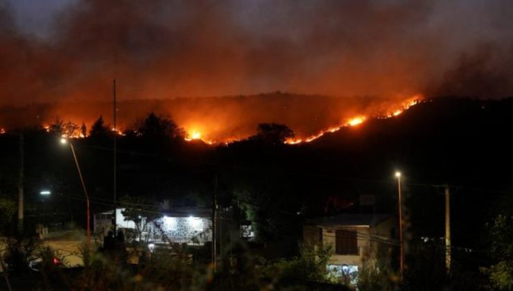 Orman yangını yerleşim alanlarına sıçradı
