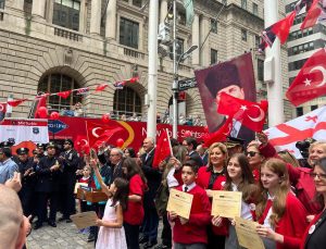 New York ve New Jersey’de gönderlere Türk bayrağı çekildi