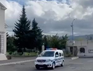 Azerbaycan polisi, Karabağ’daki kiliseleri koruma altına aldı