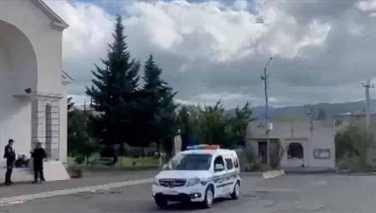 Azerbaycan polisi, Karabağ’daki kiliseleri koruma altına aldı