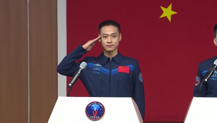 Çin’in en genç astronotu ilk uzay yolculuğuna çıktı