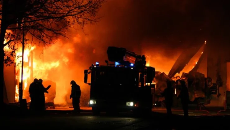 Lyon’da bir binada çıkan yangında 2 kişi öldü