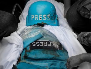 Gazeteciler, İsrail’de öldürülen meslektaşları için UCM’ye başvurdu