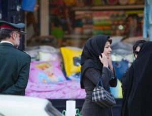 İran, ahlak polisinin suçlandığı olayda Batılı yetkililerin endişelerini “samimiyetsiz” buldu