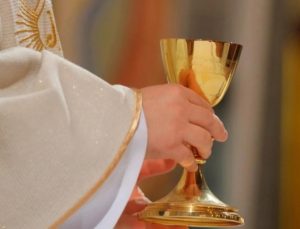 İsviçre Katolik Kilisesi’nde cinsel istismarın belgelenmesinin ardından görevden ayrılmalar sürüyor