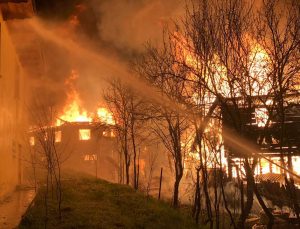 Kastamonu’da yangın: 47 ev küle döndü
