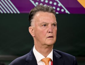 Ajax, eski teknik direktörü Louis van Gaal’i danışman olarak göreve getirdi