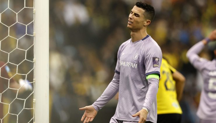 Cristiano Ronaldo yine bir ilk peşinde