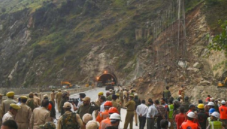 Hindistan’da 4 gün önce çöken tünel inşaatının enkazındaki işçilerde sağlık sorunları başladı