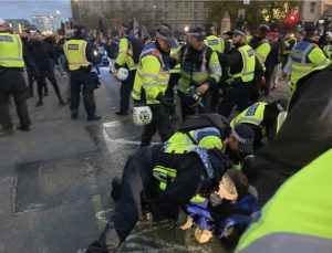 Londra’da 126 kişi gözaltına alındı