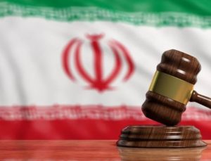 İran, beş kişiyi idam etti