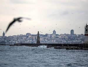 İstanbul’da beklenen fırtına ve sağanak başladı
