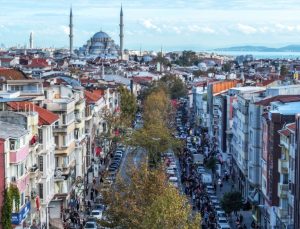 İstanbul’da binlerce kişi Gazze için insan zinciri oluşturdu