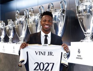 Real Madrid Vinicius Junior’ın sözleşmesini uzattı