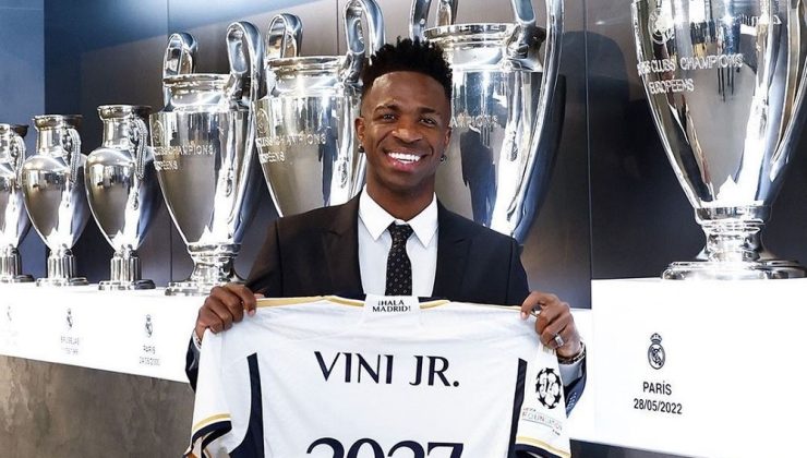 Real Madrid Vinicius Junior’ın sözleşmesini uzattı