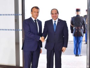 Sisi ve Macron “Gazze’deki gelişmeleri” görüştü