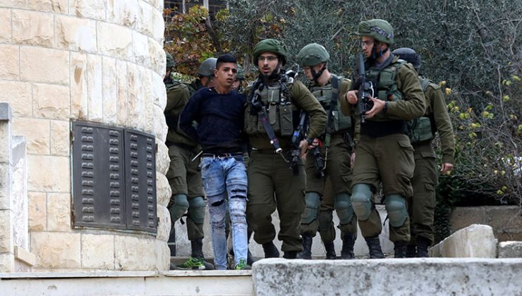 İsrail güçleri, Batı Şeria ve Doğu Kudüs’te 35 Filistinliyi gözaltına aldı