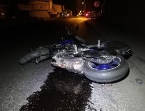 Motosikletli 2 genç yaptığı kazada hayatını kaybetti
