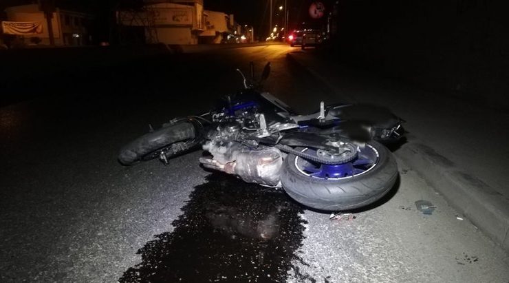 Motosikletli 2 genç yaptığı kazada hayatını kaybetti