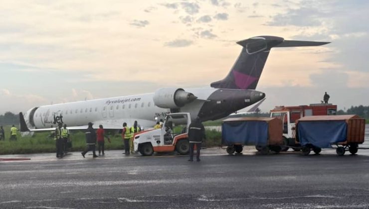 Nijerya’da 67 yolcu taşıyan uçak pistten çıktı