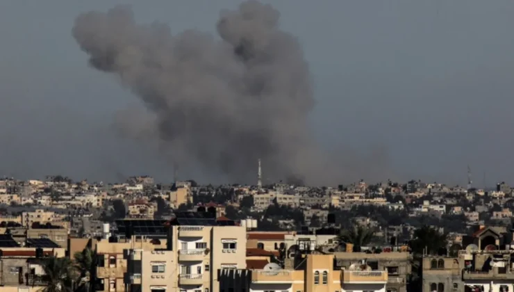 İsrail Gazze’de yardım dağıtım deposunu vurdu, 8 Filistinliyi öldürdü