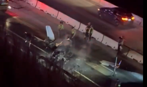 ABD’de küçük uçağın otobana düşmesi sonucu yangın çıkan kazada 2 kişi yaralandı