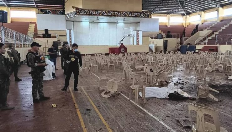 Filipinler’de Katolik ayinini hedef alan saldırının sorumluluğunu IŞİD üstlendi