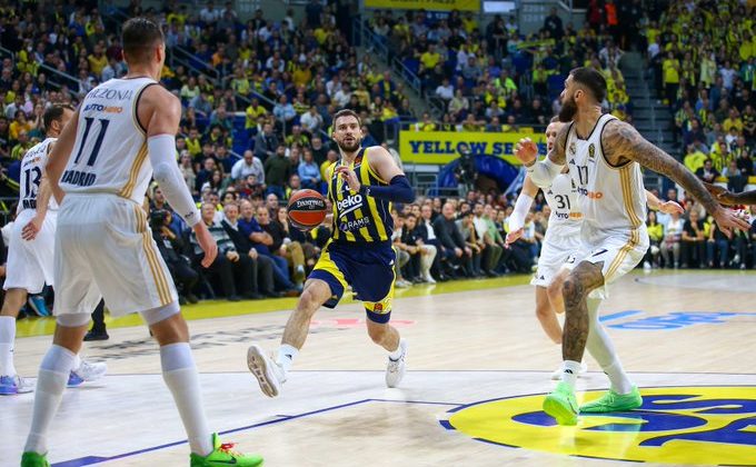 Fenerbahçe Beko lider Real Madrid’in namağlup unvanını bitirdi!