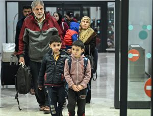130 Türk vatandaşı ve aileleri Gazze’den Mısır’a geçiş yaptı