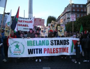 Dublin’de Filistin bayrağının göndere çekilmesi kabul edildi