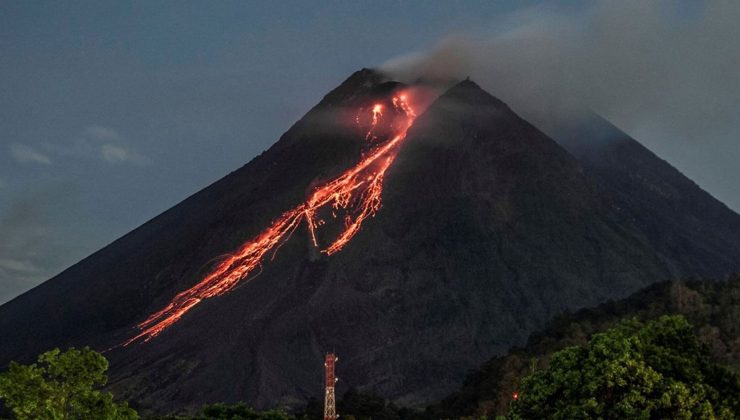 Endonezya’da yanardağ patlaması: 11 dağcı öldü, kayıp 12 dağcıyı arama çalışmaları durduruldu