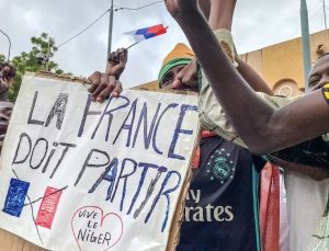 Fransa, Nijer’deki büyükelçiliğini kapatıyor