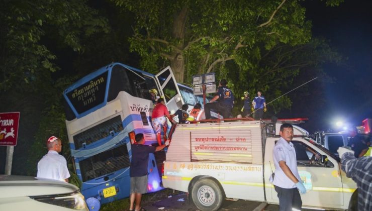 Tayland’da otobüsün ağaca çarpması sonucu 14 kişi öldü, 30’dan fazla kişi yaralandı