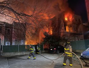 Brooklyn’de yangın, 5 kişi yaralandı
