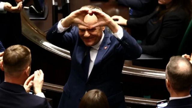 Polonya’da yeni dönem, Tusk hükümeti göreve başladı