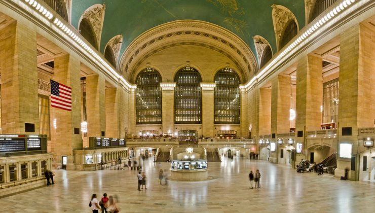 Grand Central’da dehşet, 2 genç turist bıçaklandı