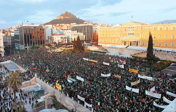 Atina’da polis, itfaiye ve sahil güvenlik personeli eylem yaptı