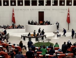 Saadet Partili Bitmez kürsüde bayıldı