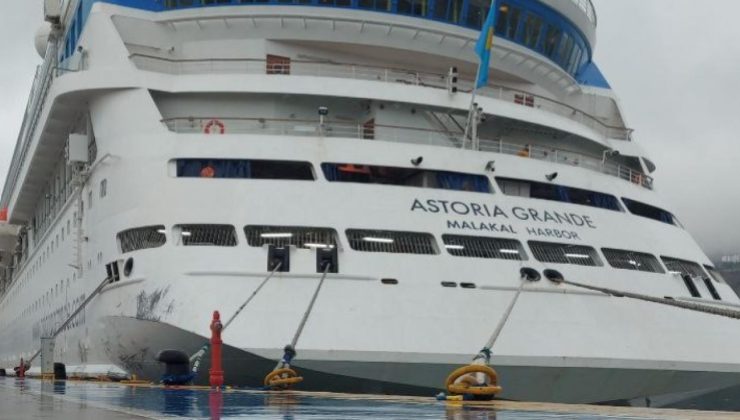 Rus turistleri taşıyan gemi 33. kez Amasra Limanı’nda