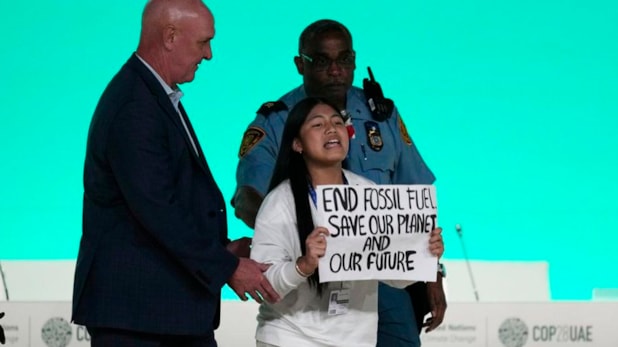 İklim Zirvesi’nde 12 yaşındaki aktivist sahneye fırladı