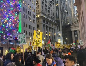 New York Borsası önünde Filistin’le dayanışma için oturma eylemi düzenlendi