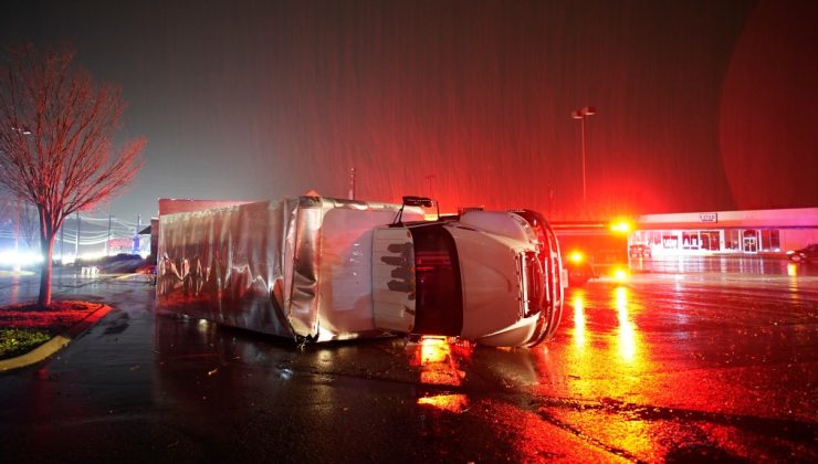 ABD’nin Tennessee eyaletinde şiddetli fırtına: 6 kişi öldü