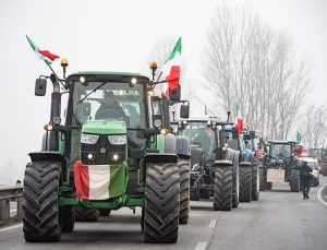 İtalya’da çiftçilerin, AB’nin tarım politikalarına yönelik protestoları sürüyor
