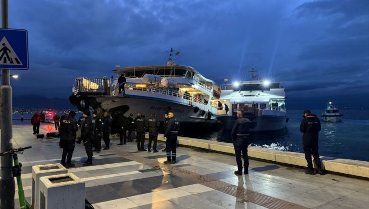 İzmir’de bir yolcu vapuru karaya çarptı