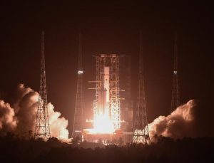 Çin, Tiencou-7 kargo mekiğini uzay istasyonuna yolladı