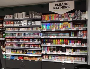 İngiltere tek kullanımlık ve şeker aromalı e-sigaraların satışını yasaklıyor