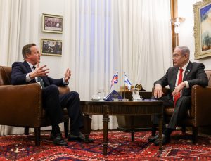 İngiltere Dışişleri Bakanı Cameron Türkiye’yi de kapsayan diplomasi turunda