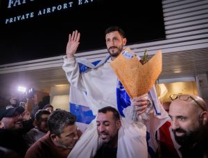 Antalyaspor’un İsrailli futbolcusu Sagiv Jehezkel, ülkesinde çoşkuyla karşılandı