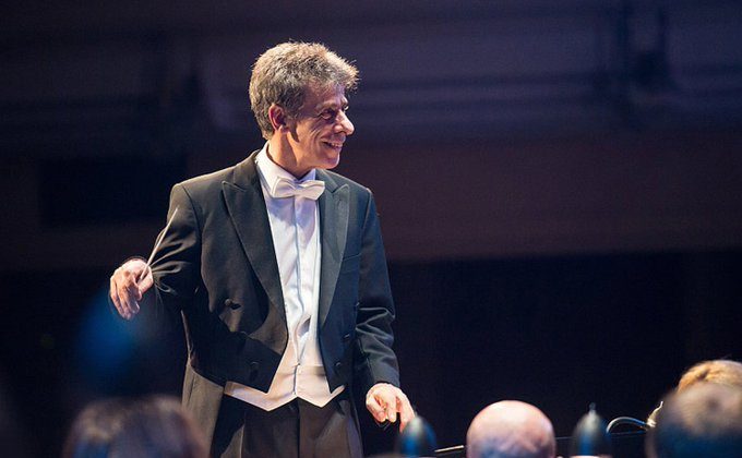 Dünyaca ünlü orkestra şefine“çocuklara cinsel istismar” iddiasıyla suçlanıyor